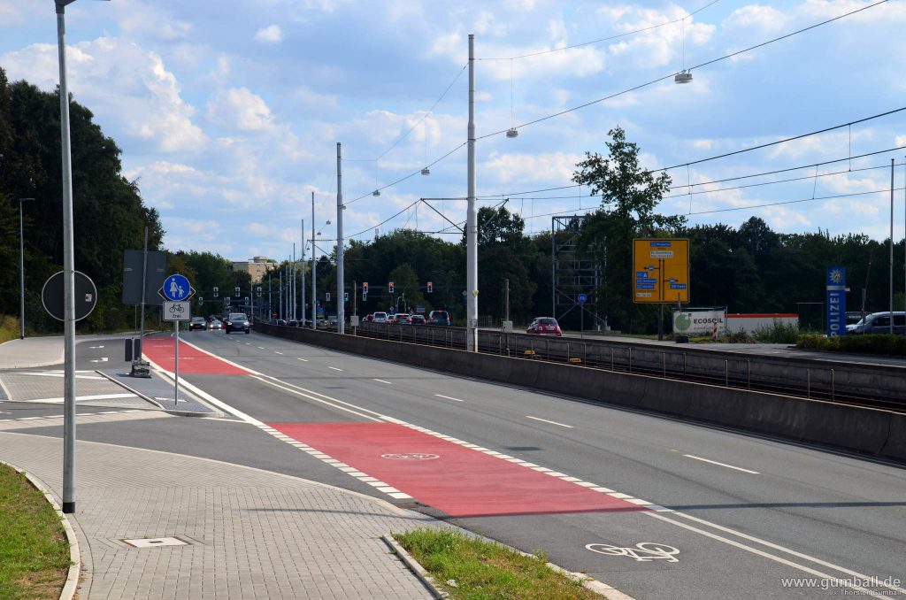 Seven Stones Bochum Gelände und Unistraße August 2018 (1)